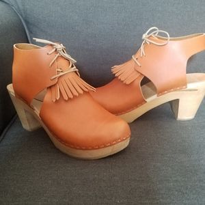 Bryr Millie Clog w/ Kilt in Whiskey